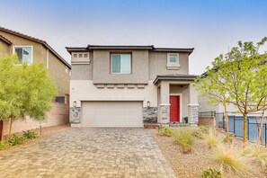 Exterior - Spacious Las Vegas Home w/ Patio, 17 Mi to Strip! (Las Vegas)