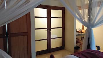 Villa, 4 Bedrooms | 1 bedroom, desk, iron/ironing board, free WiFi