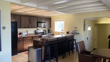 Luxury Cottage | Private kitchen | Coffee/tea maker
