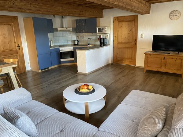 Fernseher, Tischtennisplatte