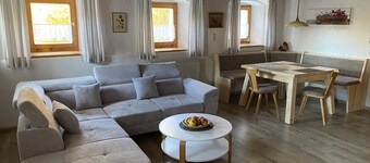 Apartment 'Haus Peschl Fewo 1' with Shared Terrace, Shared Garden and Wi-Fi