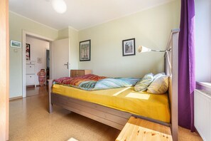 1 chambre, fer et planche à repasser, Wi-Fi gratuit, draps fournis