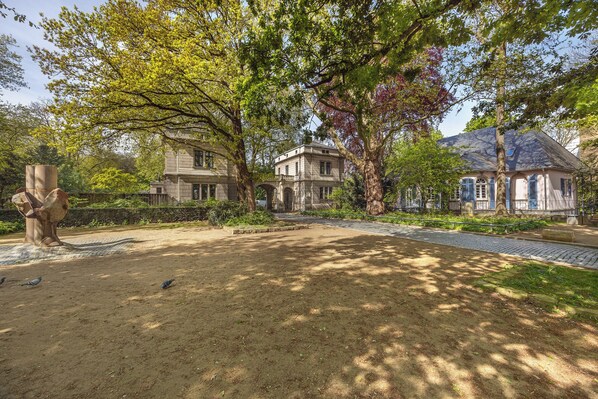 Property grounds - Apartment 'Fewo Sonnenschein' with Balcony and Wi-Fi (Hannover)