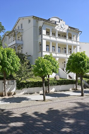 Esterni