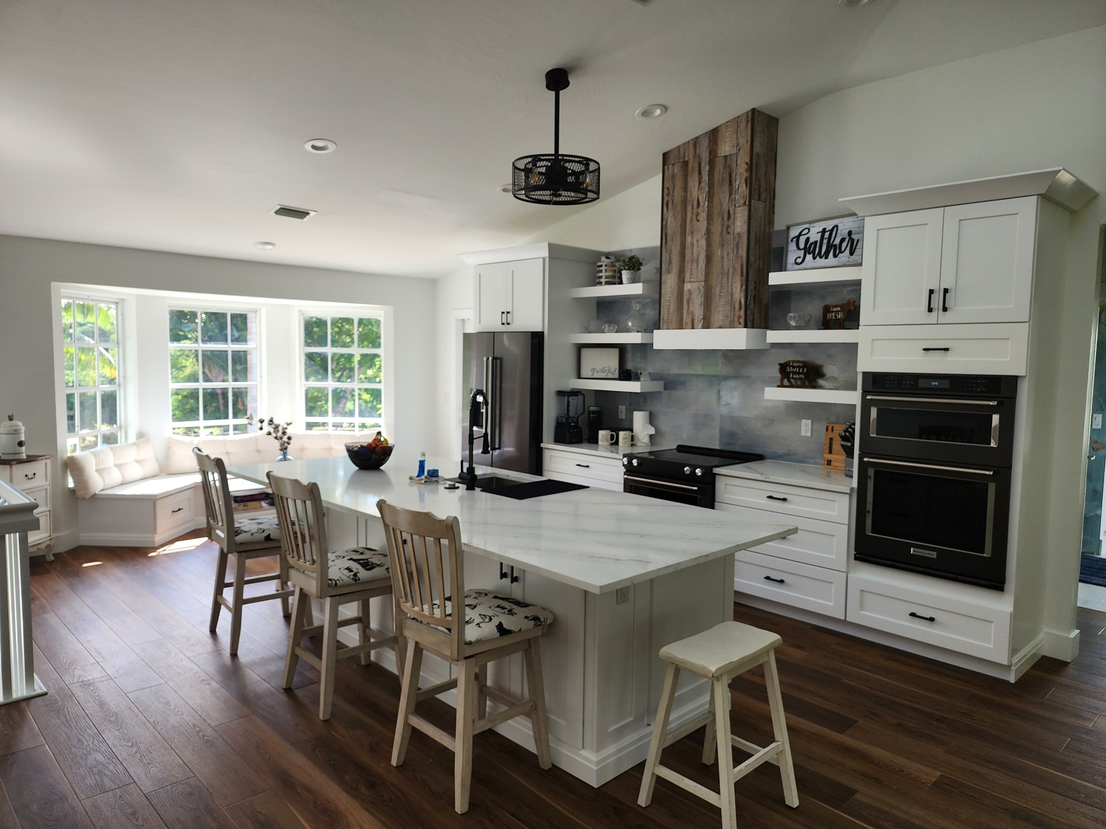 雪櫃、微波爐、焗爐、爐具