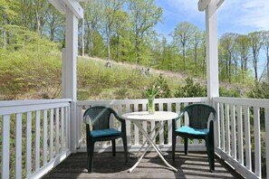 Outdoor dining - Holiday Apartment "Villa Celia - 8" near Beach with Balcony & Wi-Fi (Sellin)