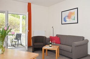 TV, table tennis, stereo