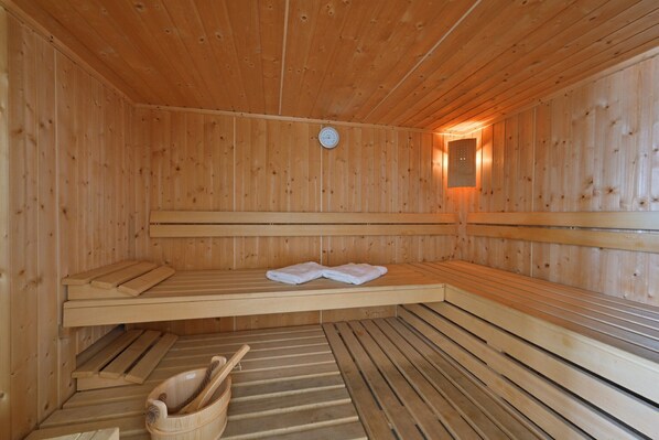 Sauna - Holiday Apartment "Villa Celia - 4" with Shared Garden, Balcony & Wi-Fi (Sellin)