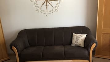 Télévision, cheminée, chaßne hi-fi