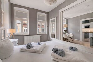 1 habitación, tabla de planchar con plancha, wifi gratis y ropa de cama 