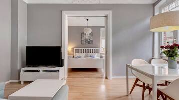 Fernseher, DVD-Player, Stereoanlage