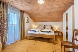 2 chambres, fer et planche à repasser, Wi-Fi gratuit, draps fournis