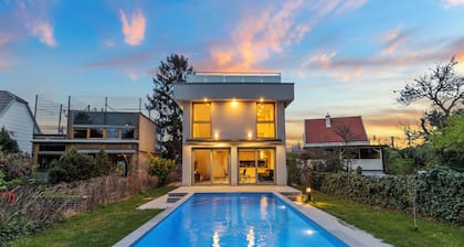 Villa JÀger avec piscine à Vienne, terrasse privée, balcon et Wi-Fi