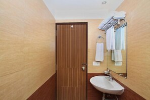 Bathroom - La Sara Comforts (Bengaluru)