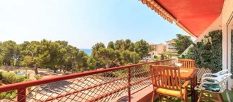 Encantador Piso Frente al mar y Playa, con AC , Parking ,wifi,