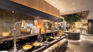 Tägliches Frühstücksbuffet gegen Gebühr