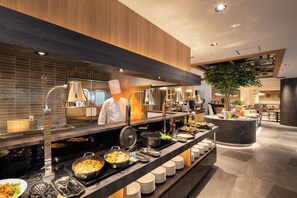 Daily buffet breakfast for a fee