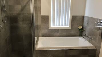 Comfort Cottage | Bathroom
