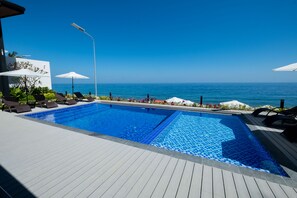 Alberca al aire libre 