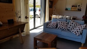TV, DVD player, books - Chalet à 2 pas du Centre D'embrun (Embrun)