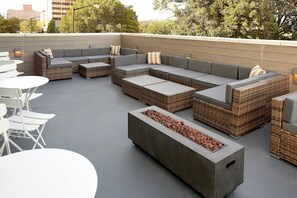 Terrace/patio - Holiday Inn Louisville Downtown (Louisville)