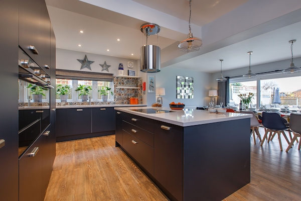 Refrigerador, microondas, horno y lavavajillas