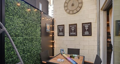 Stylish DT Loft for Professionals Friends & Family