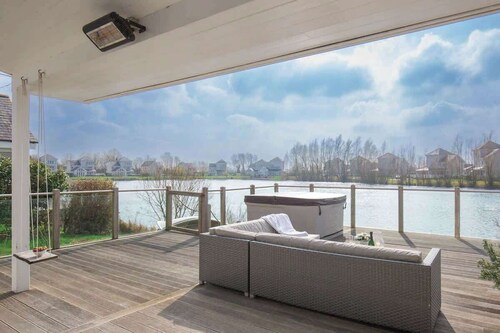 Summer Lake | Lake house | Hot Tub + Rowing Boat