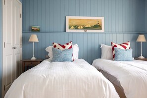 4 Schlafzimmer, Bügeleisen/Bügelbrett, Reisekinderbett, WLAN