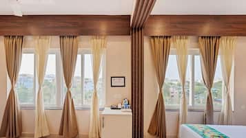 Deluxe Double Room | In-room safe, iron/ironing board