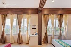 Deluxe Double Room | In-room safe, iron/ironing board