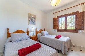 3 bedrooms, iron/ironing board, free WiFi, bed sheets - Villa Paraje de las Minas (Nerja)