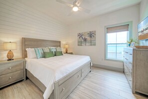 4 室のベッドルーム、アイロン / アイロン台、WiFi (無料)、ベッドシーツ