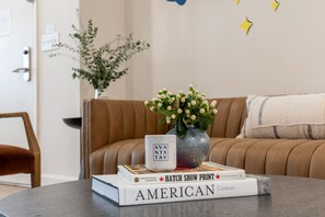 Smart TV - Conway D202 by AvantStay | Ideal DT Nashville Stay (Nashville)