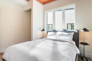 4 habitaciones, tabla de planchar con plancha y wifi gratis 