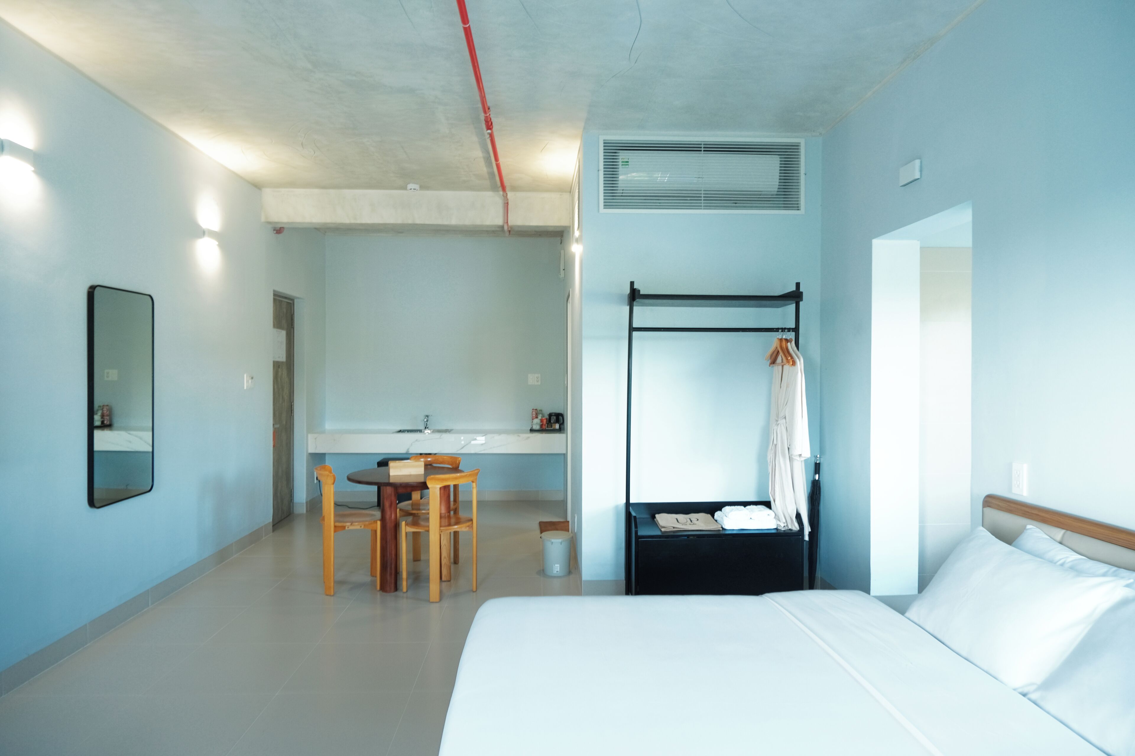 Egyptian cotton sheets, premium bedding, pillow-top beds, minibar