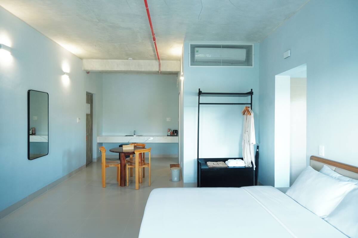 디럭스 스위트, 산 전망 | 이집트산 면 시트, 고급 침구, 필로우탑 침대, 미니바