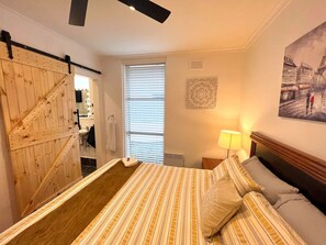 1 bedroom, iron/ironing board, free WiFi, bed sheets - NOT AVAIALBLE (Maribyrnong)