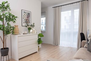 Living area - Cosy Studio Serenity: Warsaw Gateway (Warszawa)