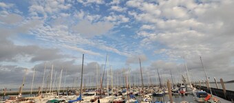 Dünenhuus West Modern retreat