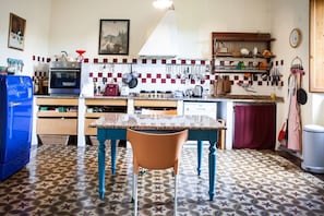 Refrigerador, horno, parrilla de estufa y lavavajillas 