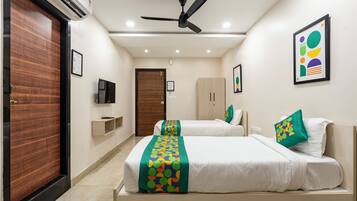 Caja de seguridad en la habitación y escritorio