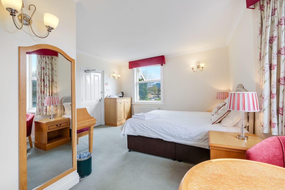 Superior Double Room, Non Smoking, Private Bathroom