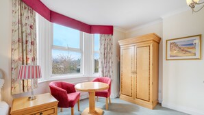 Chambre Double Supérieure, non-fumeurs, salle de bains privée | Vue sur la ville