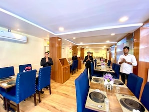 Restaurant - Hotel Sky Park - Airport Zone (Hyderabad)