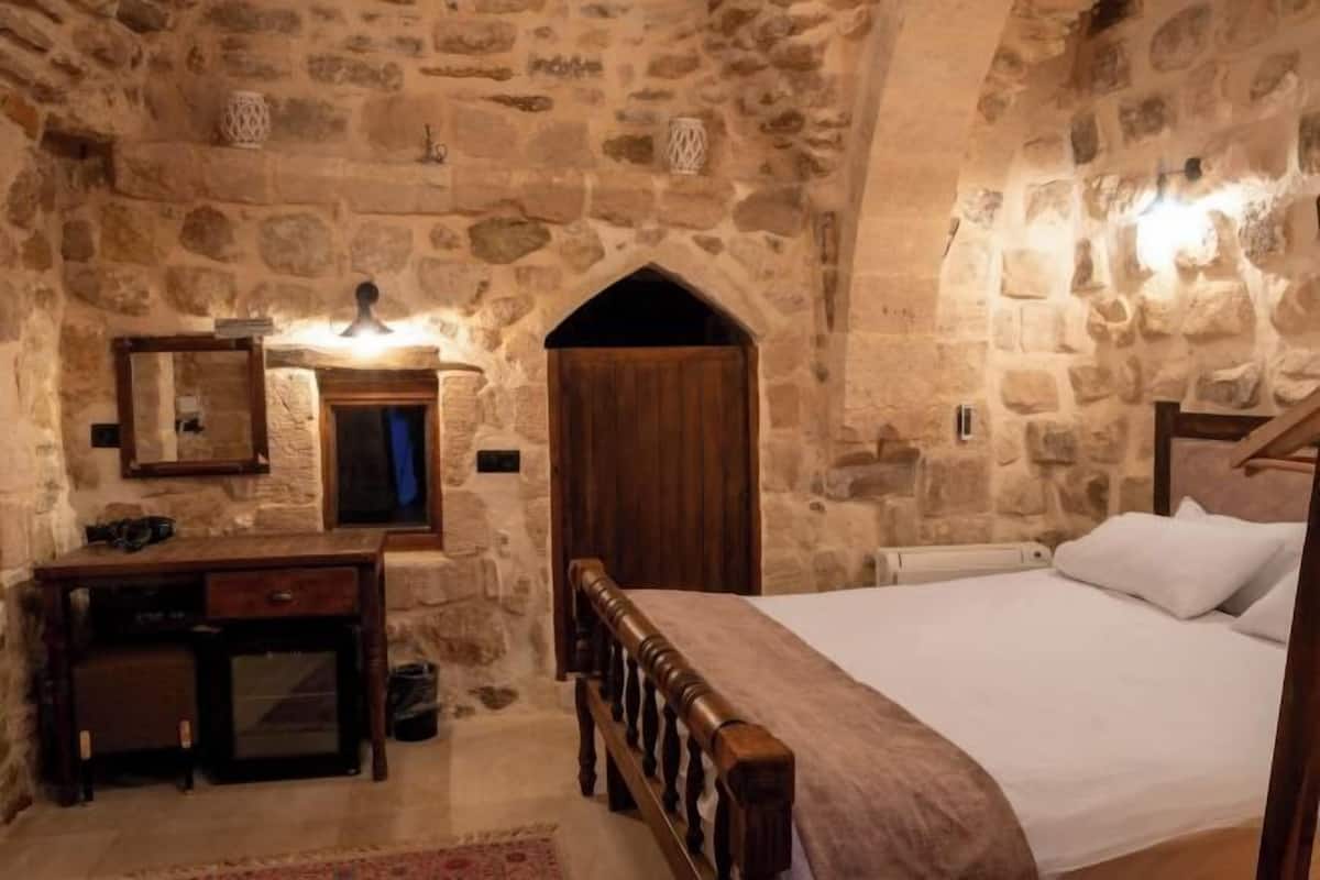 1 bedroom, hypo-allergenic bedding, Tempur-Pedic beds