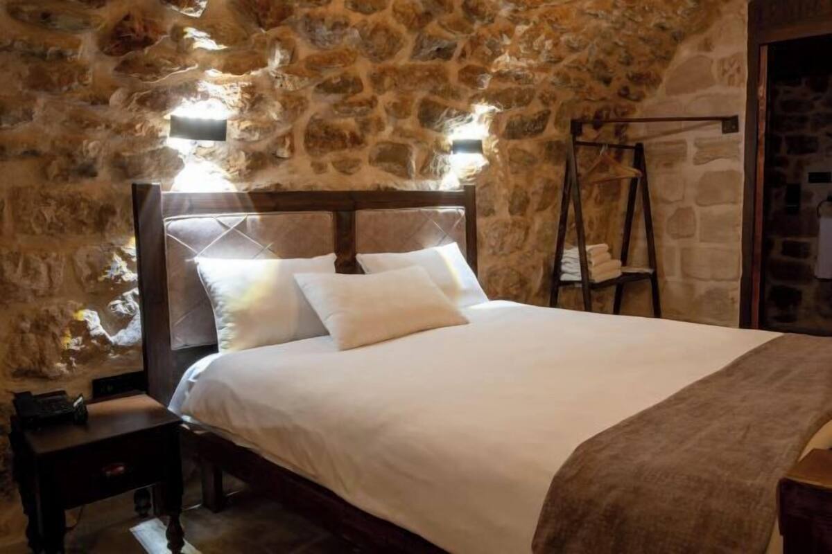 Literie hypoallergénique, lit avec matelas Tempur-Pedic
