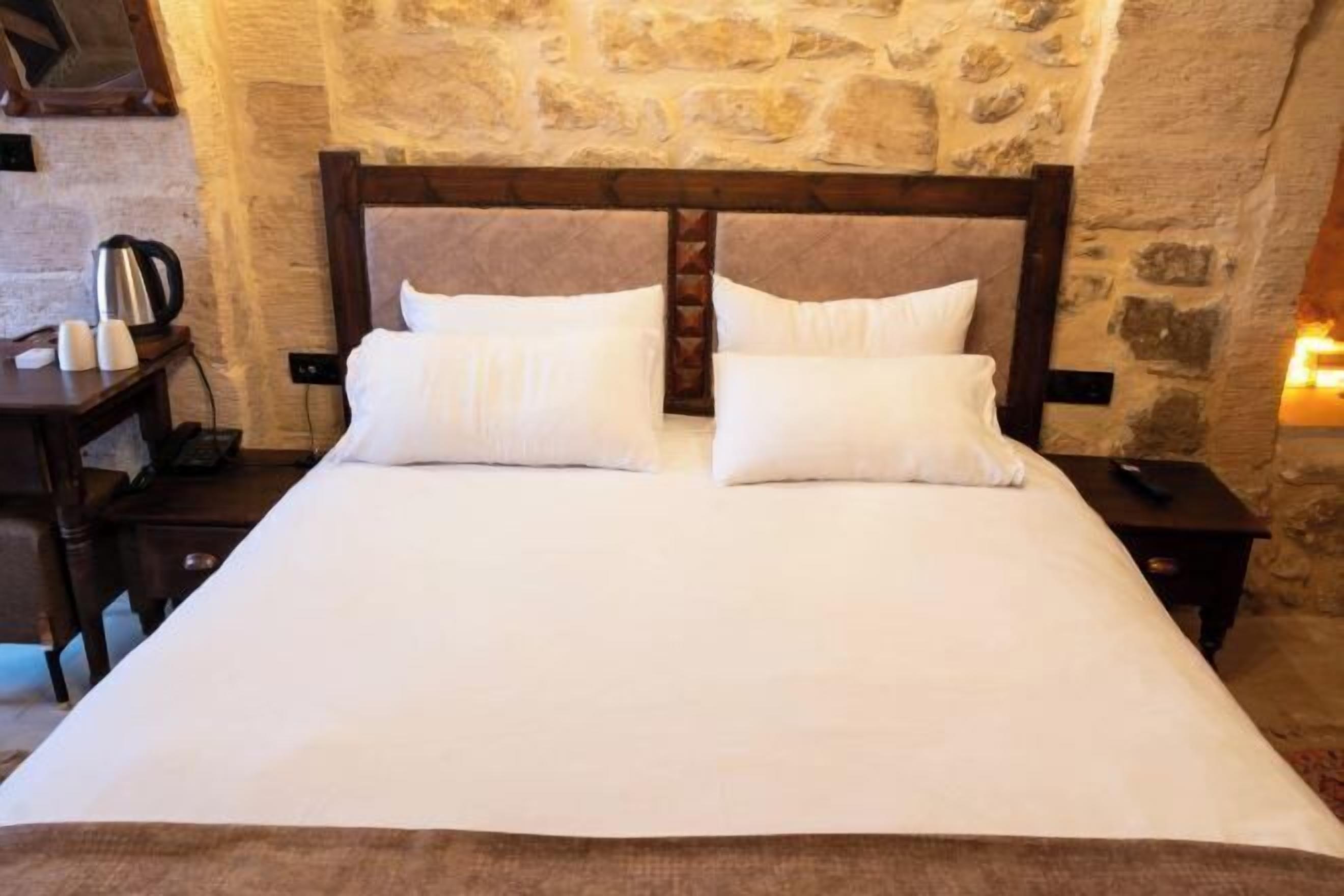 Hypo-allergenic bedding, Tempur-Pedic beds, free minibar items