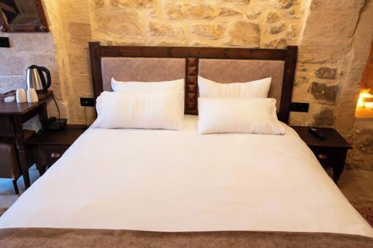 Literie hypoallergénique, lit avec matelas Tempur-Pedic