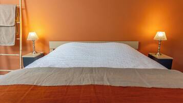 4 habitaciones, tabla de planchar con plancha y wifi